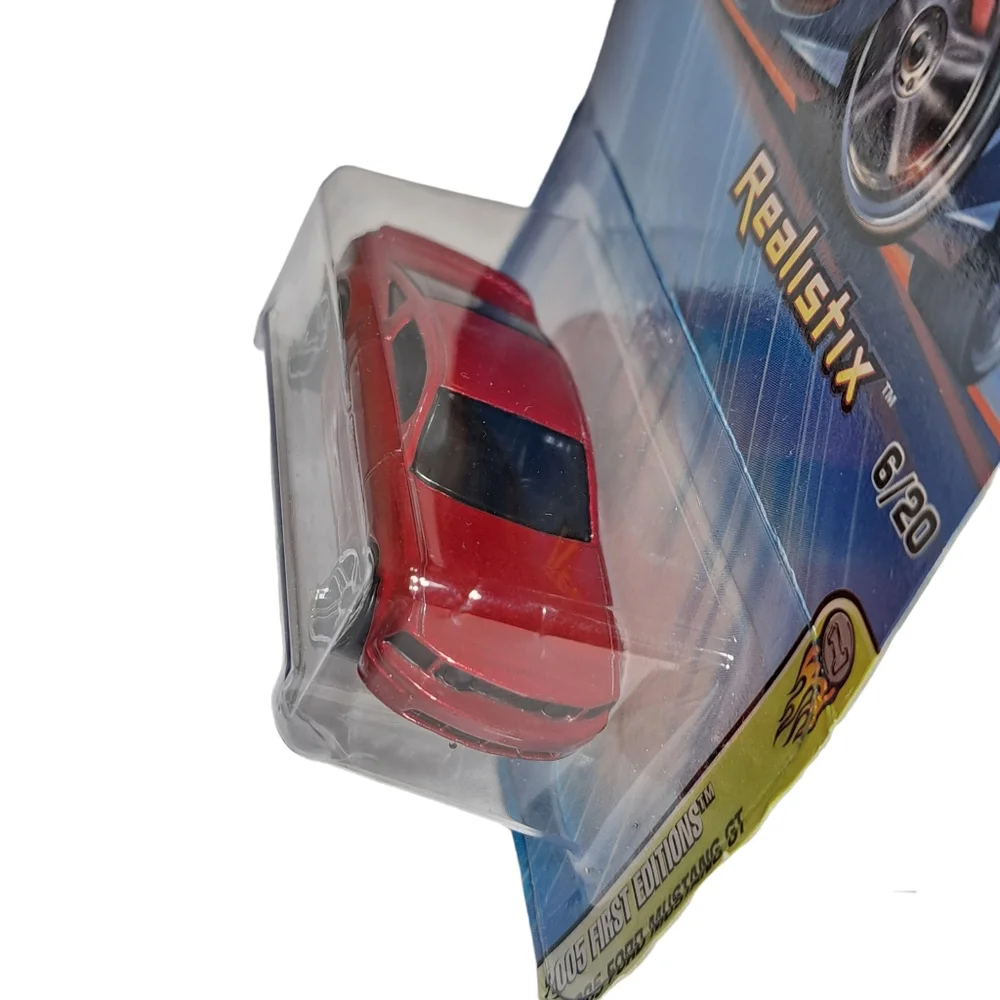 Hot Wheels 2005 Red‎ Ford Mustang Realistix GT New 6/20 L2
